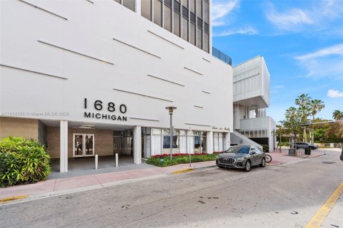 Propiedad comercial en venta en Miami Beach, Florida № 1829012 - foto 2