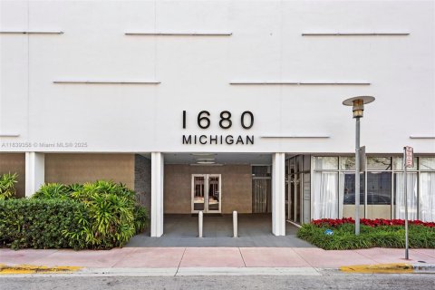 Propiedad comercial en venta en Miami Beach, Florida № 1829012 - foto 1