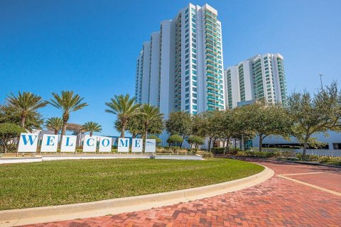 Condominio en venta en Daytona Beach, Florida, 2 dormitorios, 156.91 m2 № 1340649 - foto 1