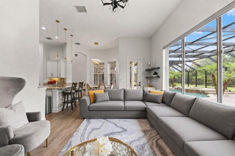 House in Tampa, Florida 5 bedrooms, 383.04 sq.m. № 2138012 - photo 18