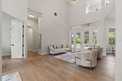 House in Tampa, Florida 5 bedrooms, 383.04 sq.m. № 2138012 - photo 12