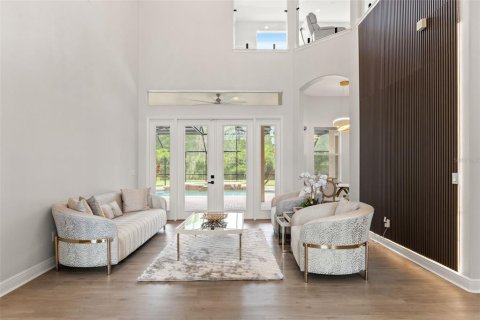 House in Tampa, Florida 5 bedrooms, 383.04 sq.m. № 2138012 - photo 7