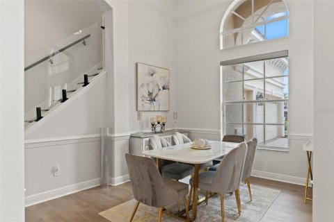 House in Tampa, Florida 5 bedrooms, 383.04 sq.m. № 2138012 - photo 9