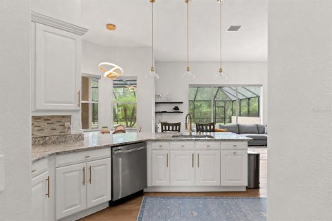 House in Tampa, Florida 5 bedrooms, 383.04 sq.m. № 2138012 - photo 22