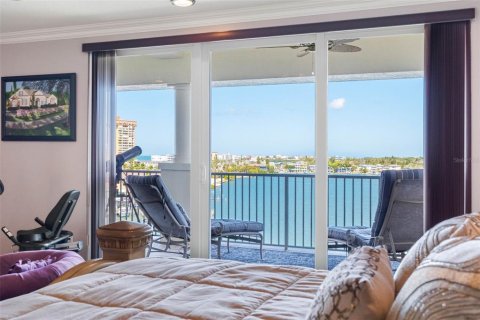 Condo in Redington Shores, Florida, 4 bedrooms  № 2099493 - photo 25