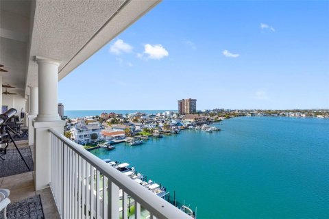 Condo in Redington Shores, Florida, 4 bedrooms  № 2099493 - photo 16