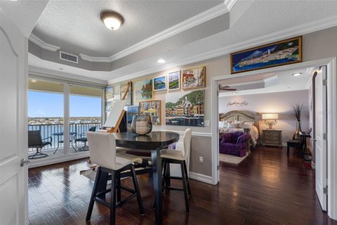 Condo in Redington Shores, Florida, 4 bedrooms  № 2099493 - photo 20