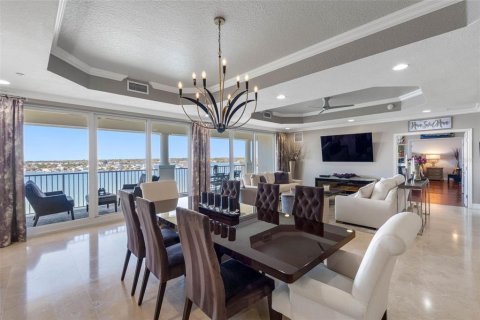 Condo in Redington Shores, Florida, 4 bedrooms  № 2099493 - photo 19