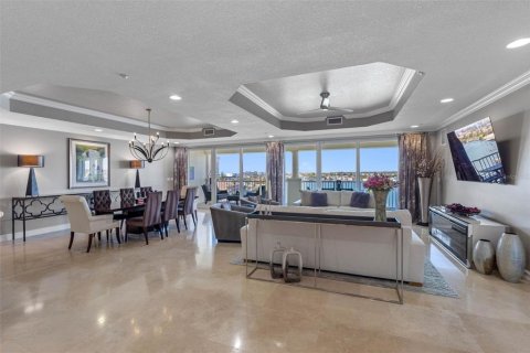 Condo in Redington Shores, Florida, 4 bedrooms  № 2099493 - photo 14