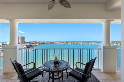 Condo in Redington Shores, Florida, 4 bedrooms  № 2099493 - photo 15