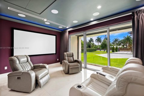 Villa ou maison à louer à Southwest Ranches, Floride: 9 chambres, 562.71 m2 № 1694375 - photo 14