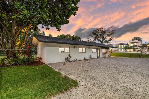 Villa ou maison à louer à Southwest Ranches, Floride: 9 chambres, 562.71 m2 № 1694375 - photo 26