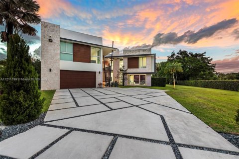 Villa ou maison à louer à Southwest Ranches, Floride: 9 chambres, 562.71 m2 № 1694375 - photo 1