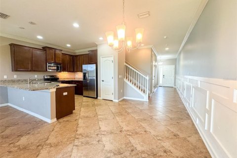 Townhouse in Wesley Chapel, Florida 3 bedrooms, 156.91 sq.m. № 2209779 - photo 5