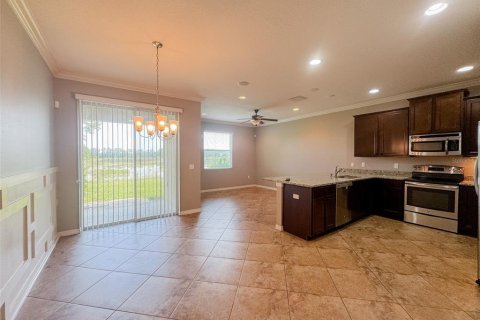 Townhouse in Wesley Chapel, Florida 3 bedrooms, 156.91 sq.m. № 2209779 - photo 7