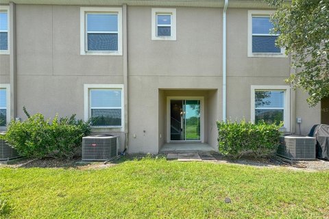 Townhouse in Wesley Chapel, Florida 3 bedrooms, 156.91 sq.m. № 2209779 - photo 21