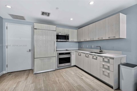 Купить кондоминиум в Майами, Флорида 1 спальня, 57.6м2, № 2024360 - фото 6