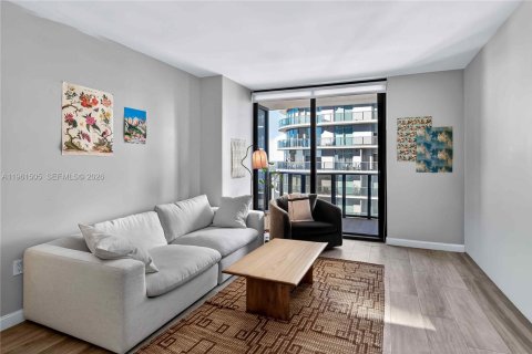 Кондоминиум с 1 спальней в Майами, Флорида № 2024360