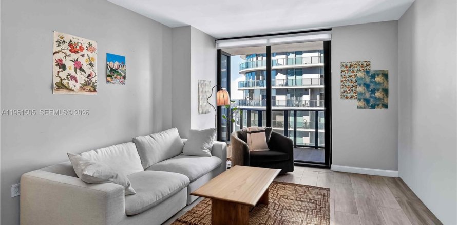 Кондоминиум с 1 спальней в Майами, Флорида № 2024360