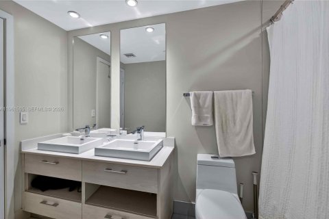 Купить кондоминиум в Майами, Флорида 1 спальня, 57.6м2, № 2024360 - фото 11