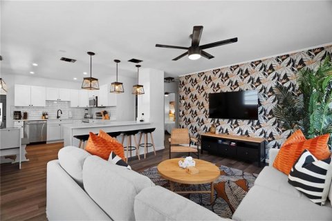 Immobilier commercial à vendre à Largo, Floride: 7 chambres, 345.97 m2 № 2100311 - photo 11
