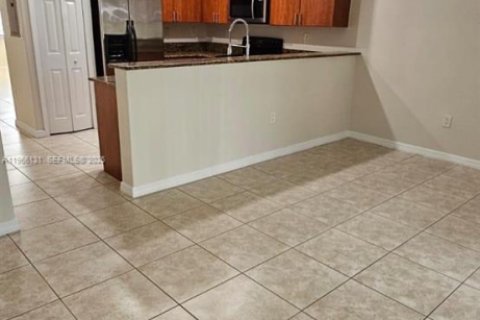 Touwnhouse à louer à Miami, Floride: 2 chambres, 142.7 m2 № 2027902 - photo 12