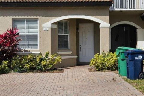 Touwnhouse à Miami, Floride 2 chambres, 142.7 m2 № 2027902