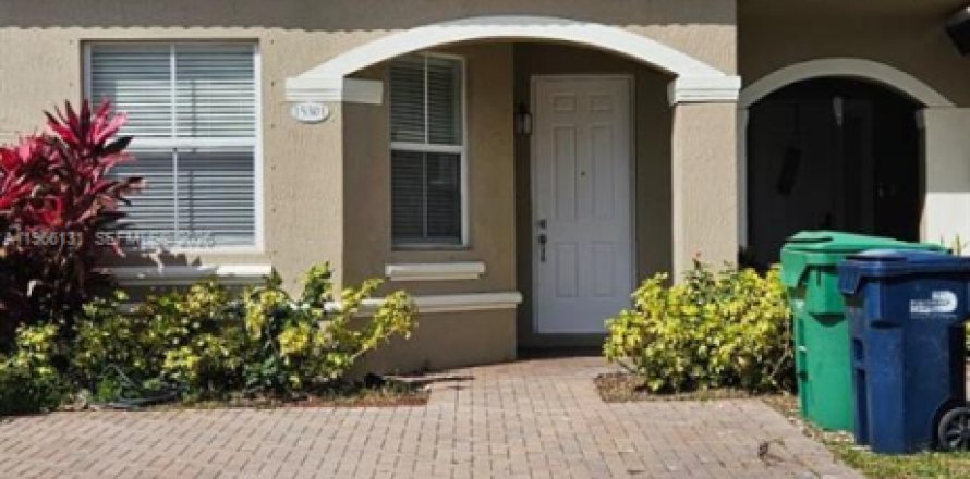 Touwnhouse à Miami, Floride 2 chambres, 142.7 m2 № 2027902