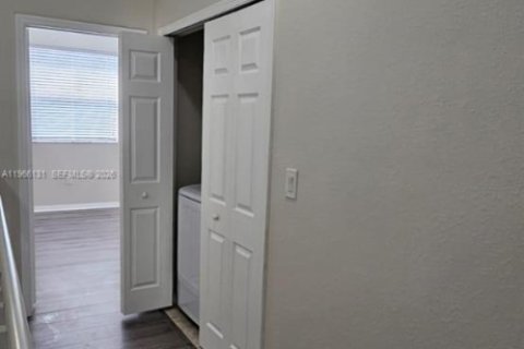 Touwnhouse à louer à Miami, Floride: 2 chambres, 142.7 m2 № 2027902 - photo 4