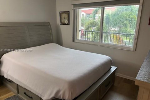 Купить кондоминиум в Пемброк-Пайнс, Флорида 2 спальни, 110.74м2, № 2153772 - фото 17