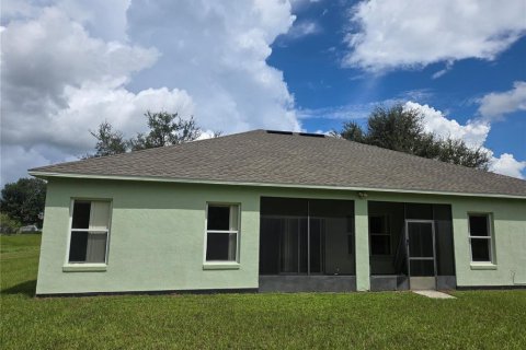 House in Kissimmee, Florida 4 bedrooms, 214.42 sq.m. № 1904855 - photo 2