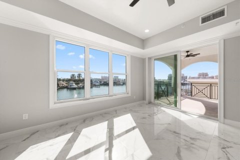 Condo in Clearwater, Florida, 3 bedrooms  № 2195377 - photo 7