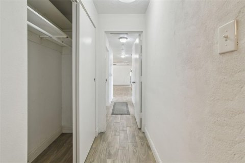 Купить коммерческую недвижимость в Зеферхиллс-Норт, Флорида 211.54м2, № 1679429 - фото 25