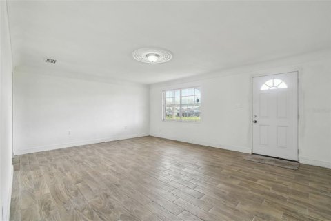Купить коммерческую недвижимость в Зеферхиллс-Норт, Флорида 211.54м2, № 1679429 - фото 7