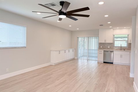 Villa ou maison à vendre à Lake Worth, Floride: 3 chambres, 96.62 m2 № 2244523 - photo 3