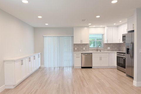 Villa ou maison à vendre à Lake Worth, Floride: 3 chambres, 96.62 m2 № 2244523 - photo 5