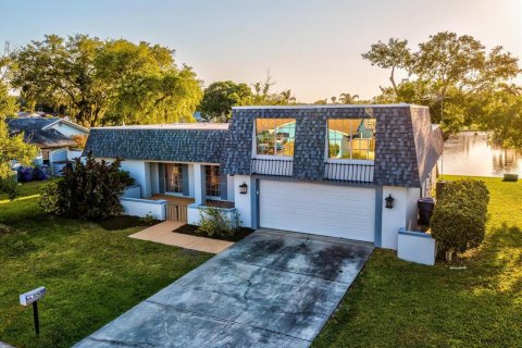Casa en venta en Holiday, Florida, 4 dormitorios, 190.17 m2 № 1908803 - foto 2
