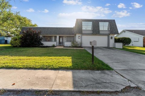 Casa en venta en Holiday, Florida, 4 dormitorios, 190.17 m2 № 1908803 - foto 1
