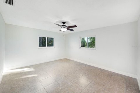 House in Port Charlotte, Florida 3 bedrooms, 162.39 sq.m. № 1883663 - photo 10