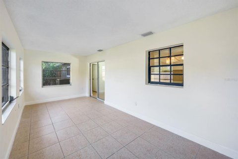 House in Port Charlotte, Florida 3 bedrooms, 162.39 sq.m. № 1883663 - photo 16