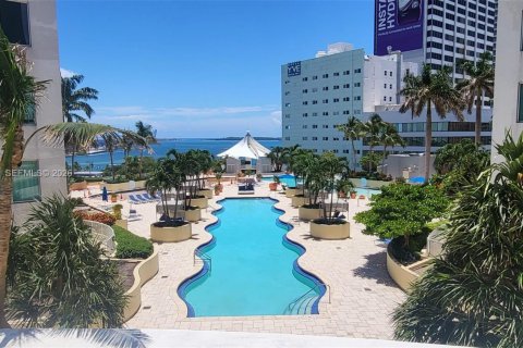 Condo in Miami, Florida, 1 bedroom № 2170238 - photo 21