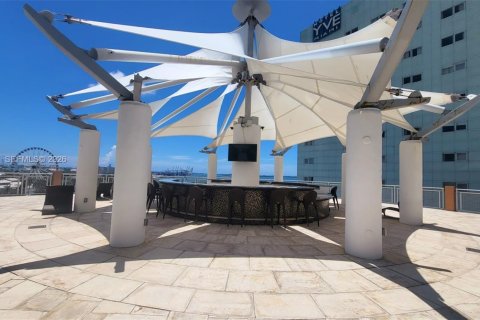 Condo in Miami, Florida, 1 bedroom № 2170238 - photo 29