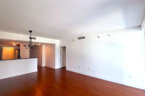 Condo in Miami, Florida, 1 bedroom № 2170238 - photo 10