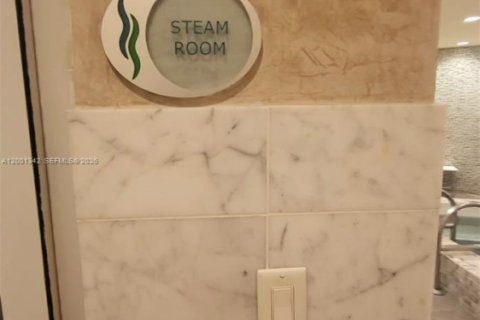 Condo in Miami, Florida, 1 bedroom № 2170238 - photo 27