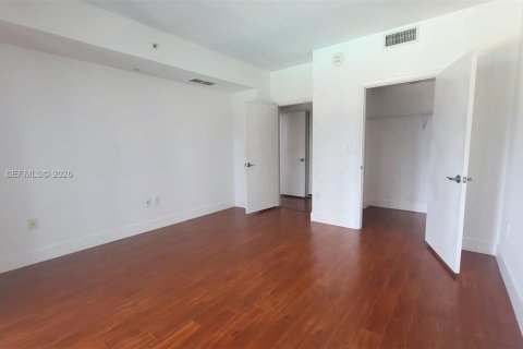 Condo in Miami, Florida, 1 bedroom № 2170238 - photo 12