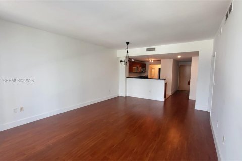 Condo in Miami, Florida, 1 bedroom № 2170238 - photo 8