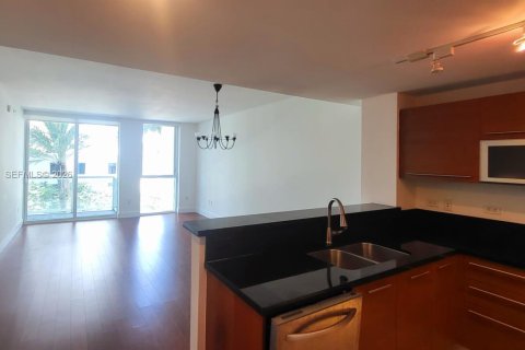 Condo in Miami, Florida, 1 bedroom № 2170238 - photo 5