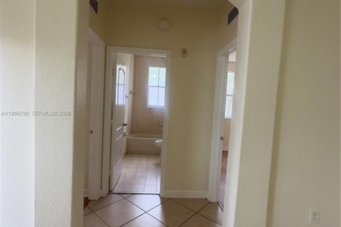 Купить кондоминиум в Хомстед, Флорида 3 спальни, 99.96м2, № 2044962 - фото 4