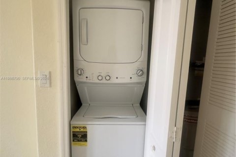 Купить кондоминиум в Хомстед, Флорида 3 спальни, 99.96м2, № 2044962 - фото 11