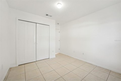 House in Tampa, Florida 3 bedrooms, 123.28 sq.m. № 1905624 - photo 17